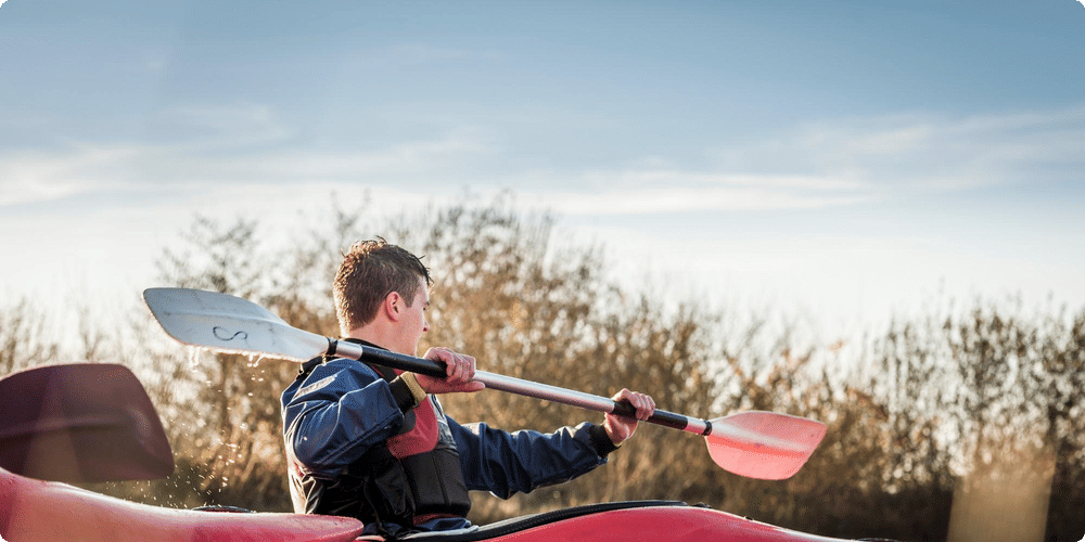 Maîtriser le kayak solo : techniques avancées